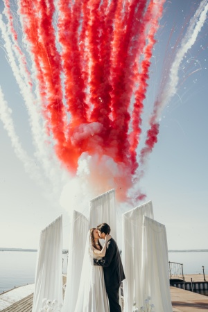 Дневной салют на свадьбу